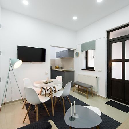 Gorgeous Brasov Flat With Patio And Mountain Views Apartment Екстериор снимка