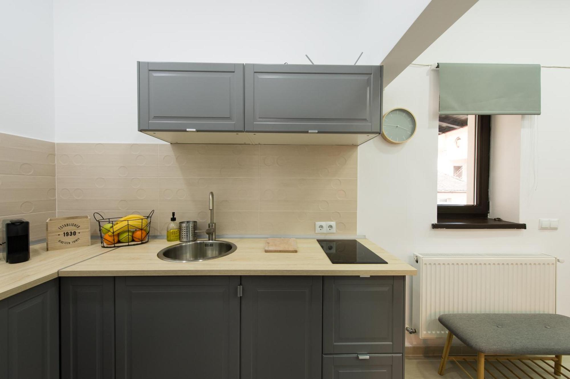 Gorgeous Brasov Flat With Patio And Mountain Views Apartment Екстериор снимка