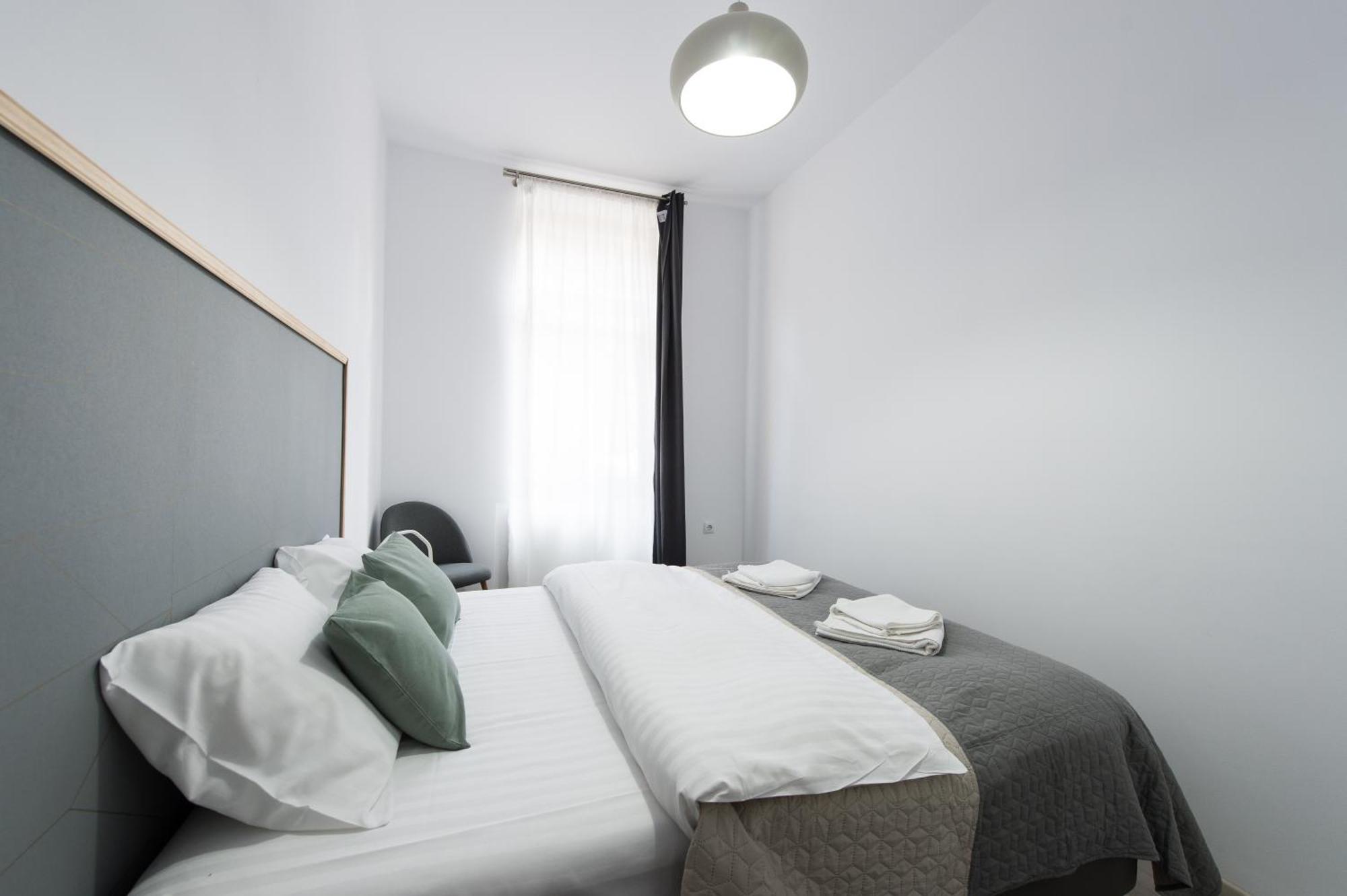 Gorgeous Brasov Flat With Patio And Mountain Views Apartment Екстериор снимка