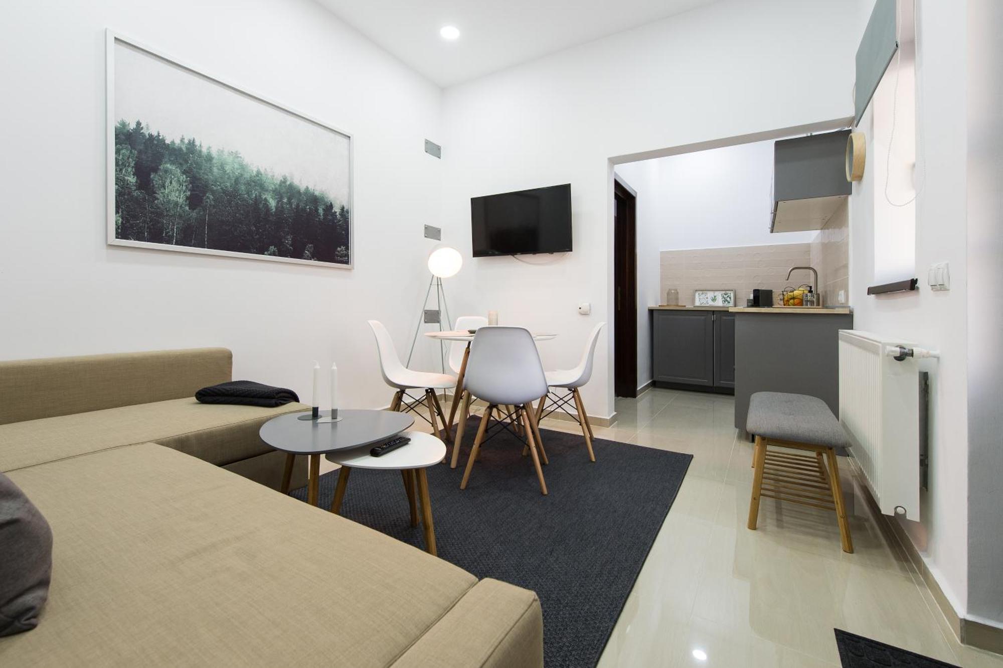Gorgeous Brasov Flat With Patio And Mountain Views Apartment Екстериор снимка
