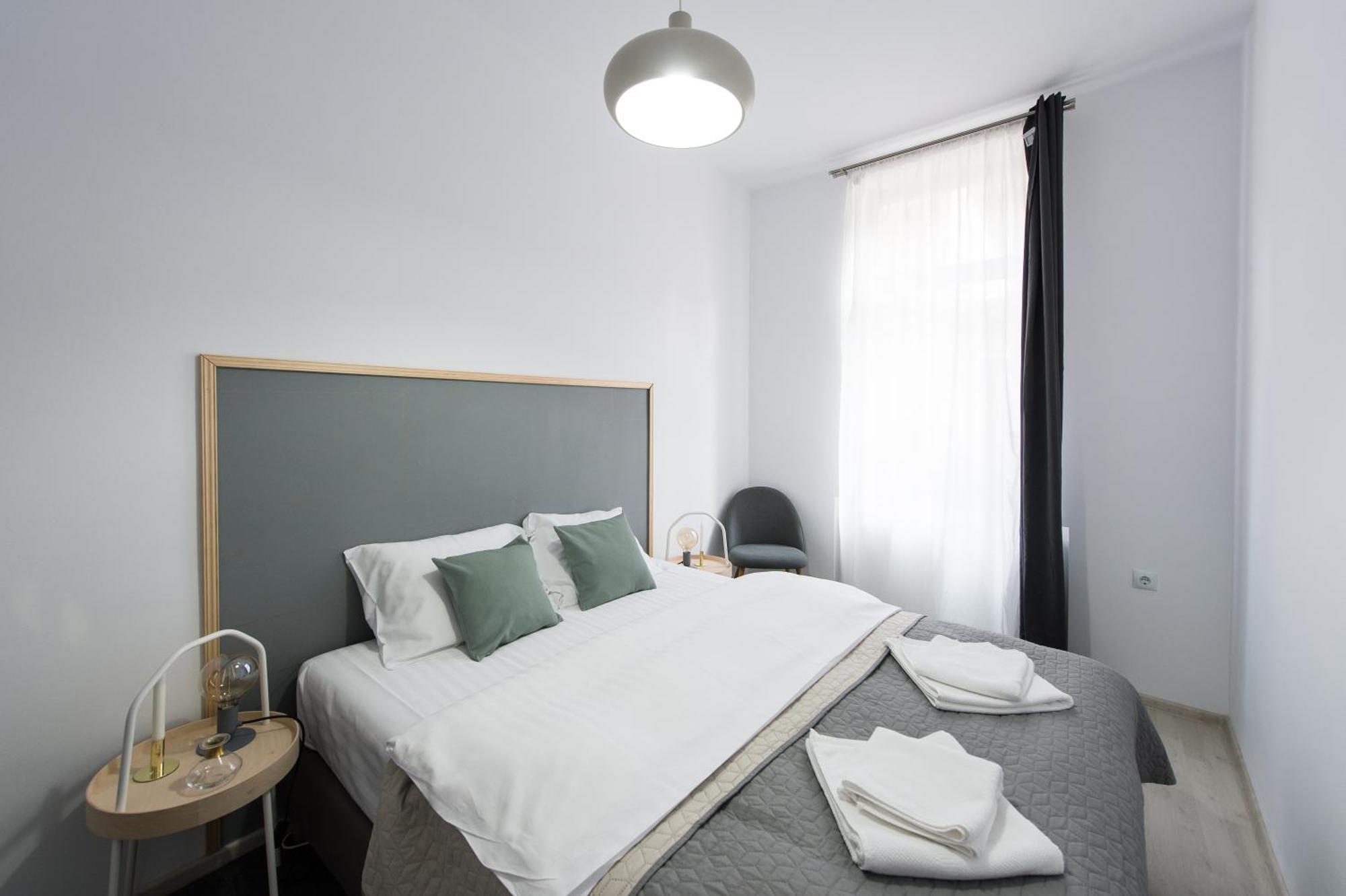 Gorgeous Brasov Flat With Patio And Mountain Views Apartment Екстериор снимка