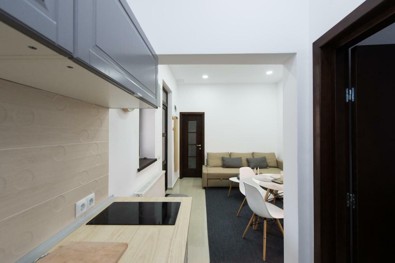 Gorgeous Brasov Flat With Patio And Mountain Views Apartment Екстериор снимка
